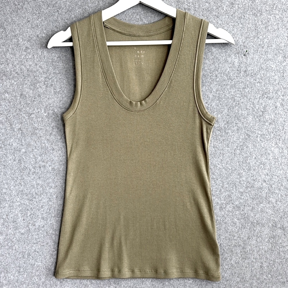 a new day Soft Ribbed Tank Top Women M Muted Olive